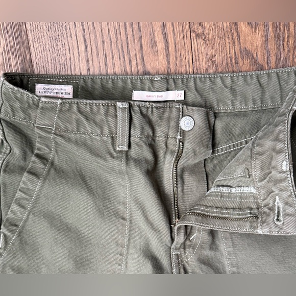 Levi's SIZE 27 Baggy Dad Olive Green Premium Denim Jeans - Picture 4 of 10